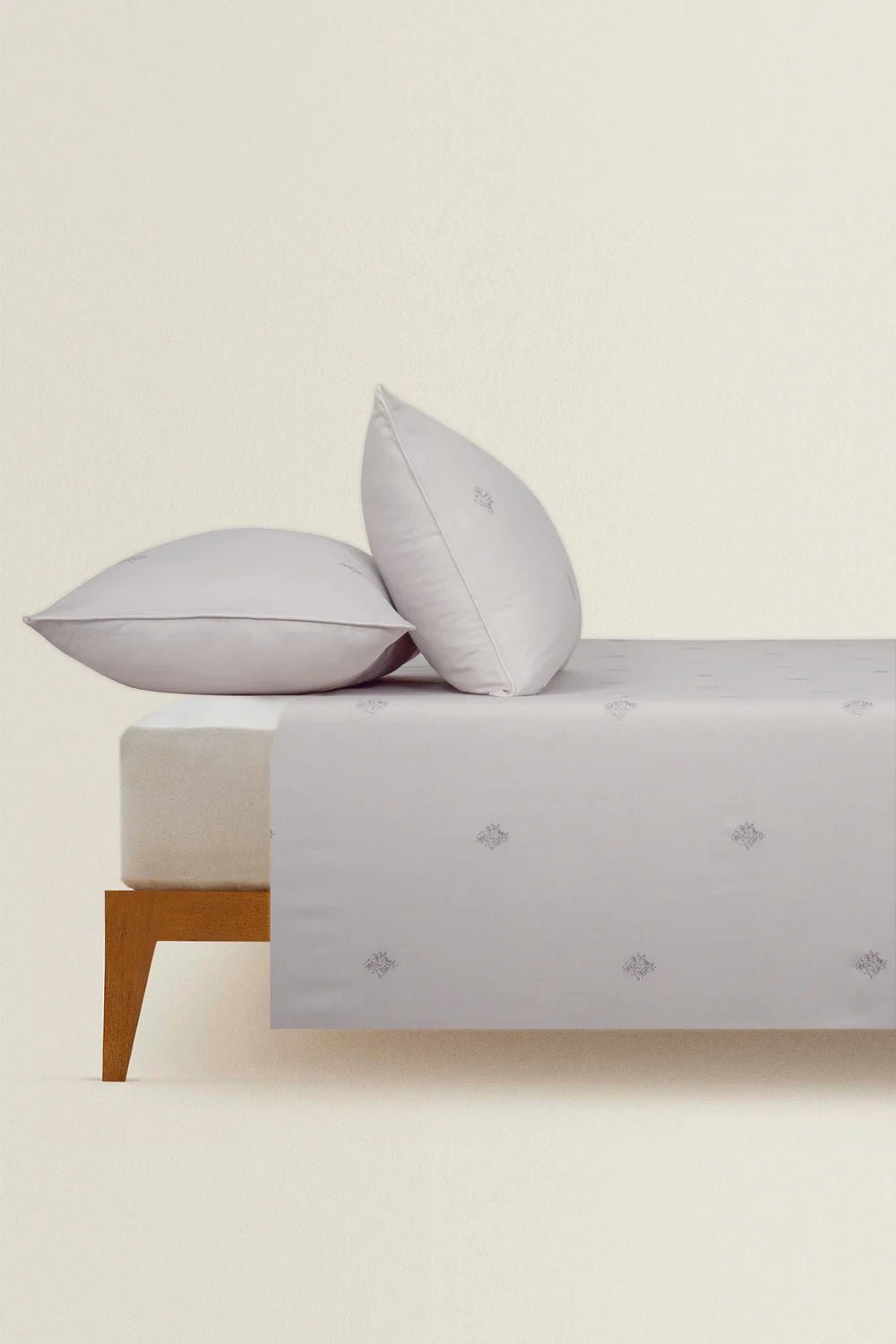 Grey Lilac T - 150 Embroidered Bed Sheet Set - Nure Dubai