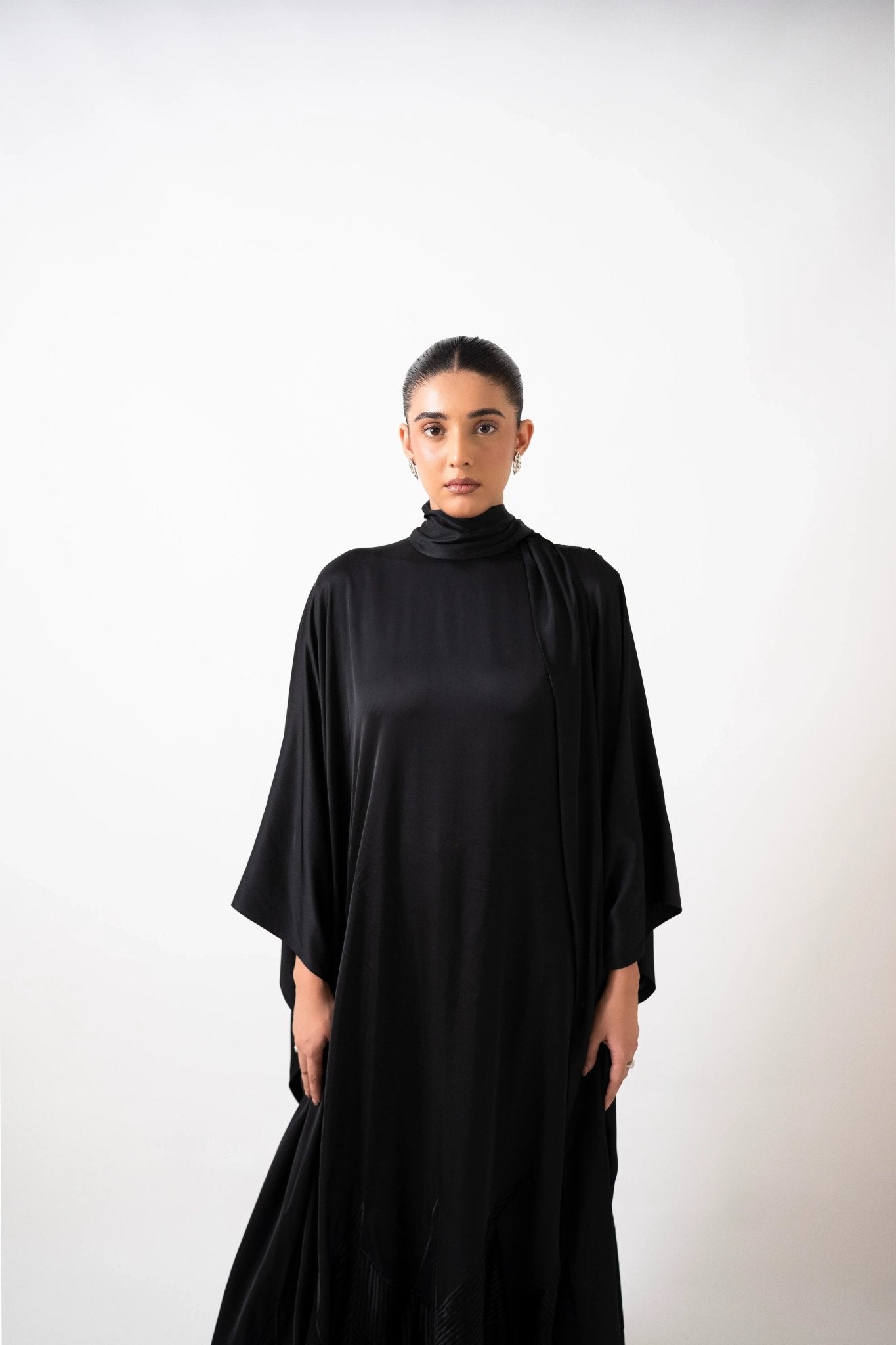 Zahra Noir (Black Flower) - Nure Dubai