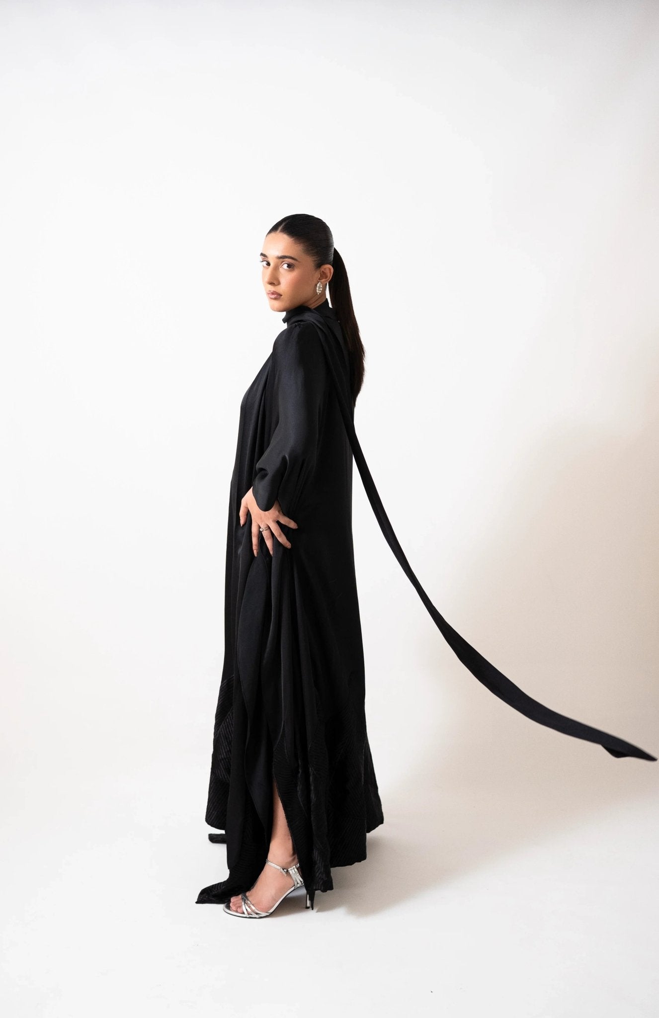 Zahra Noir (Black Flower) - Nure Dubai