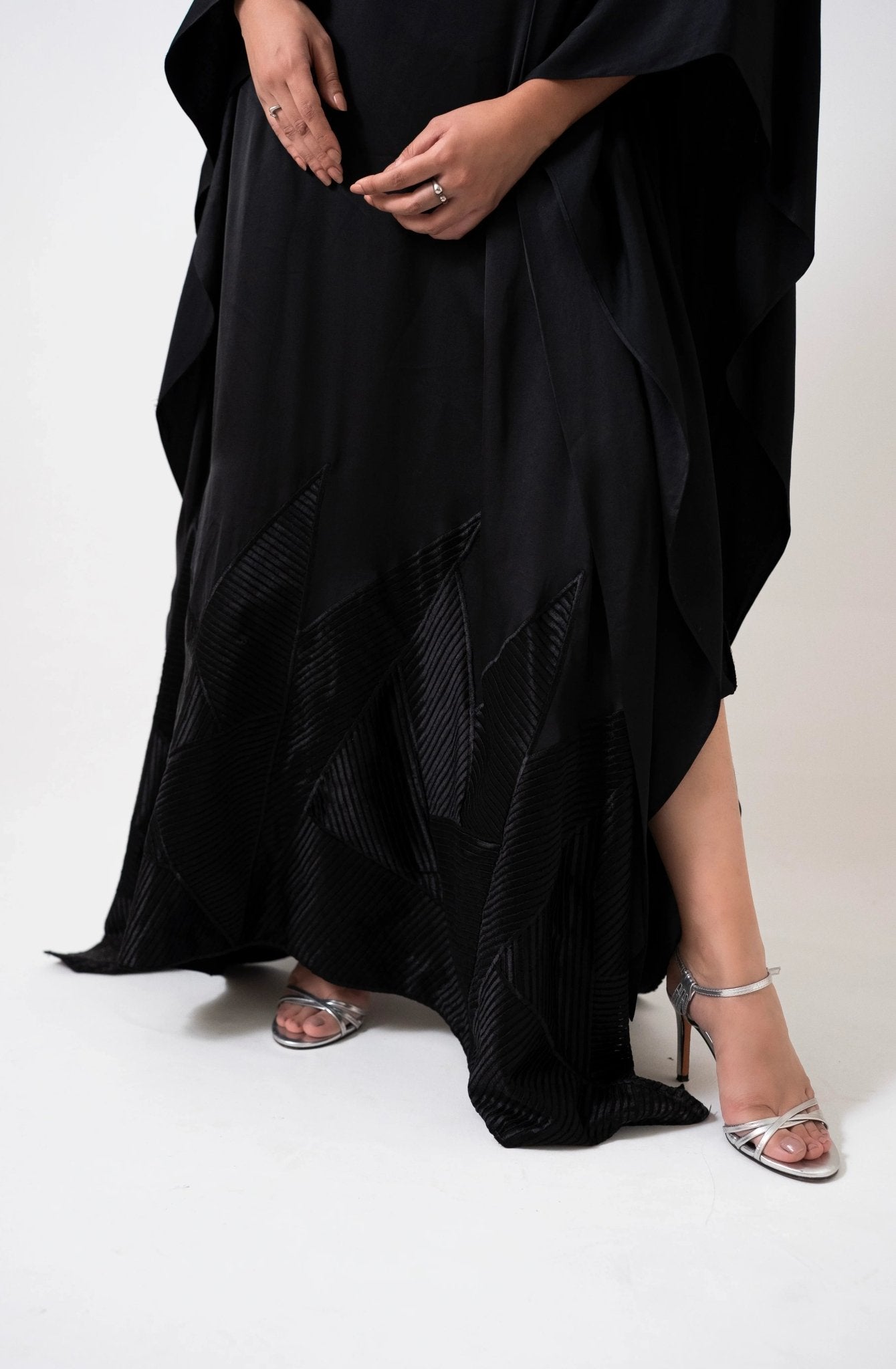 Zahra Noir (Black Flower) - Nure Dubai